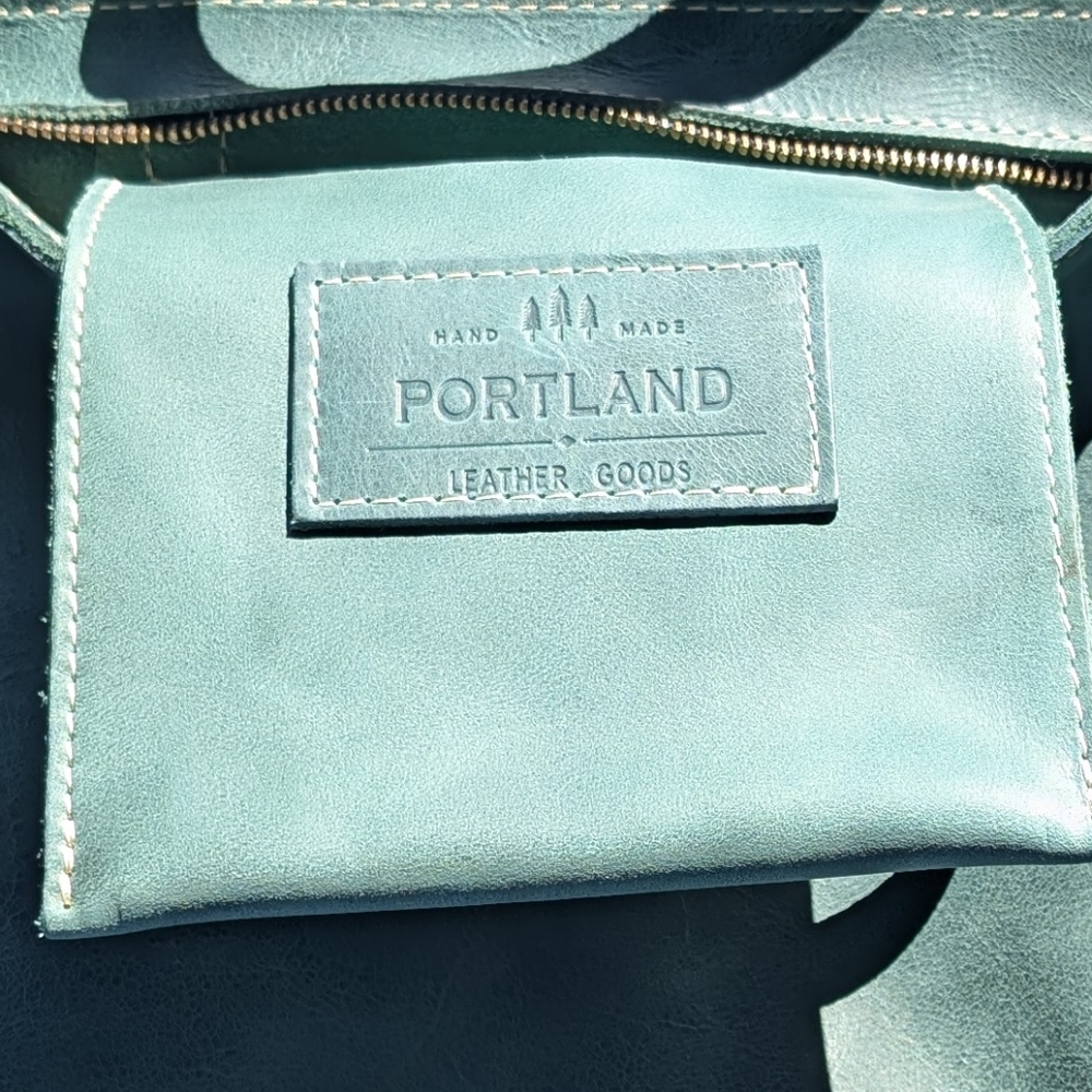 Portland Leather Goods BNNU Surf Medium Crossbody Tote Zipper PLG - Picture 3 of 5